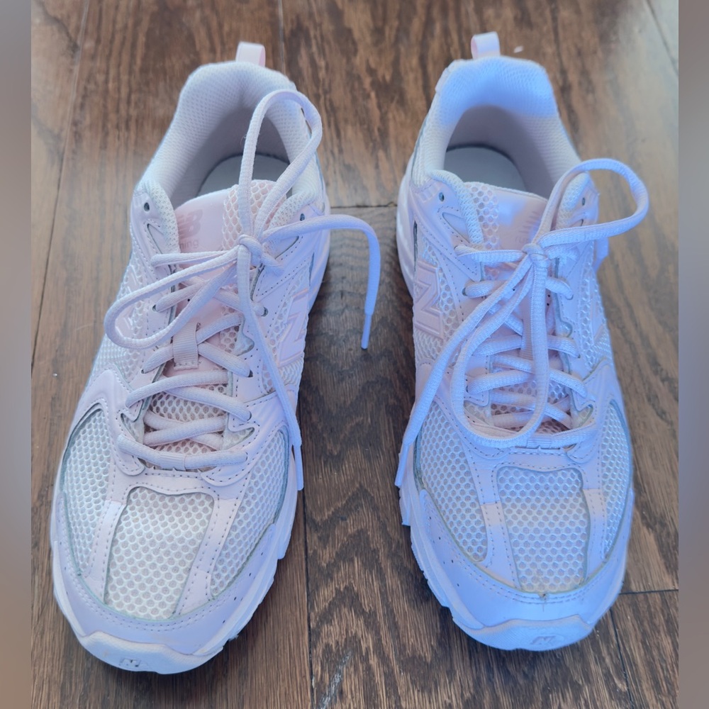 New Balance Women's Light Pink Sneakers